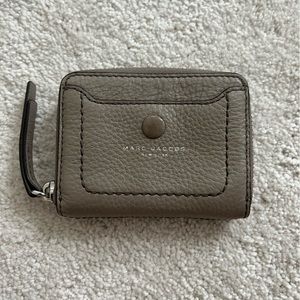 Marc Jacobs Empire City Leather Zip Wallet - mink